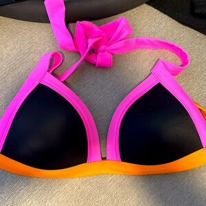New Victoria’s Secret Padded Bikini top, sz s